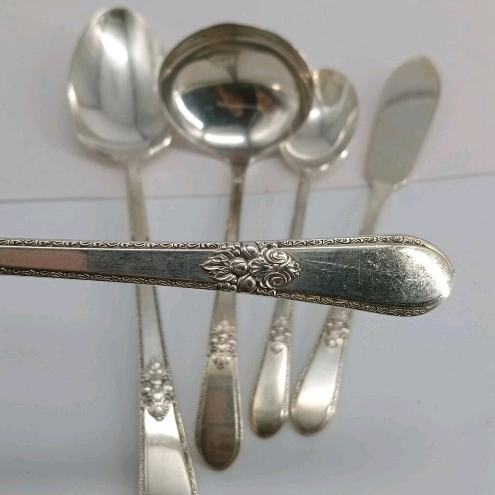 5X Serving Rogers Bros ADORATION International SilverPlate Spoons Ladle Spreader